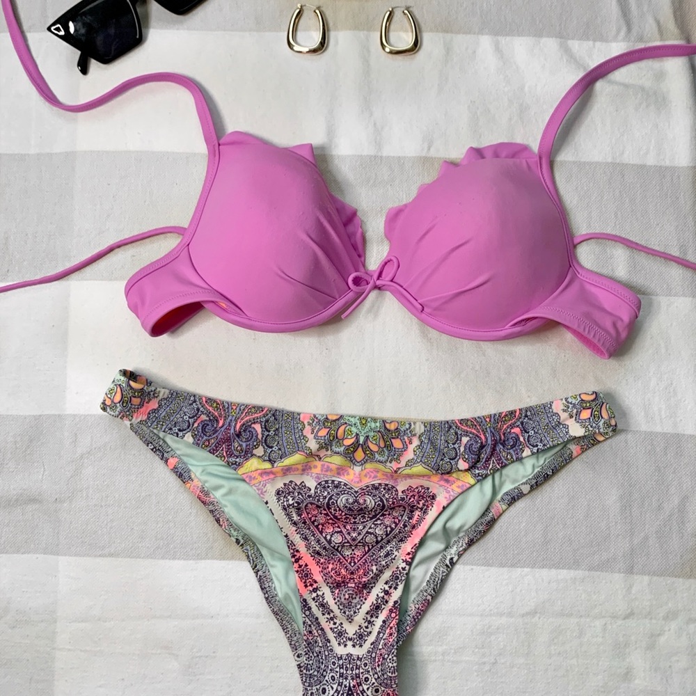 Colorful VS Bikini